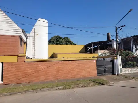 VENTA CASA ESQUINA BARRIO JARDIN