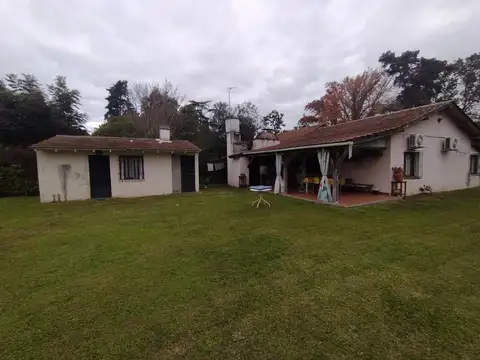 Casa en Venta con 6 cocheras