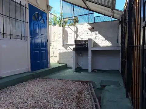 Impecable depto con cochera independiente.