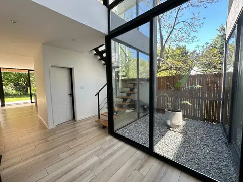 Casa en Alquiler Temporal con 1 cochera