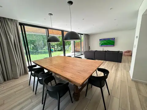 Casa en Alquiler Temporal de 4 dormitorios