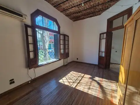Depto Tipo Casa en Venta en Villa General Mitre, USD 200.000