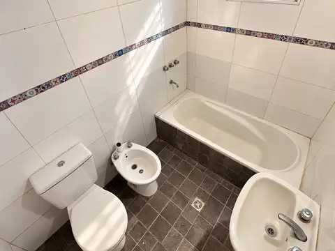 PH a la venta en Barrio Los Pinos - Exaltación de la Cruz.