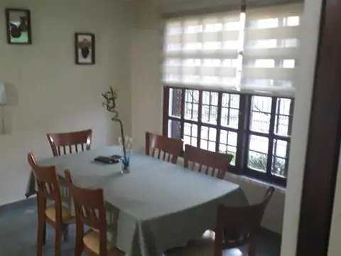 Casa en Venta con 4 cocheras