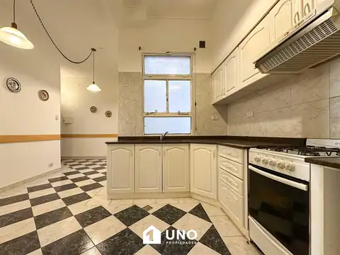San Lorenzo 1100, Piso 01