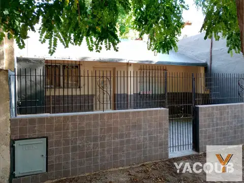 Casa en venta - 2 Dormitorios 1 Baño - San Clemente del Tuyú
