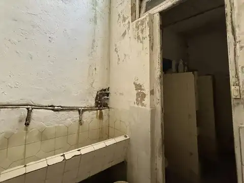 Casa 24 ambientes con 4 baños