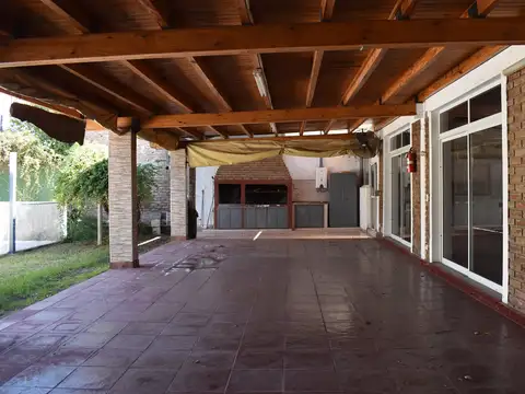 CASA SALÓN EN VENTA, LUNLUNTA - MAIPÚ