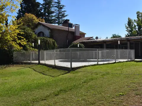 Quinta en Venta con 4 cocheras