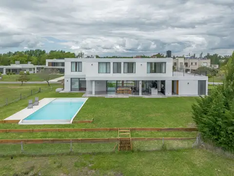 VENTA CASA CARDALES PERMUTA
