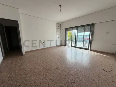 Casa 7 ambientes con 1 baño