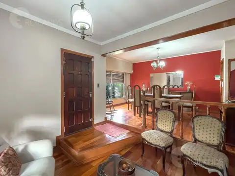 Casa en Venta con 3 cocheras
