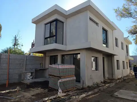 Casa Monoambiente con 2 baños