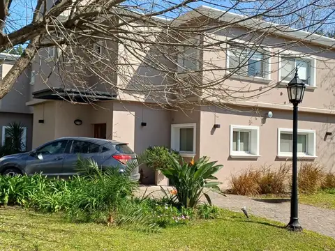 Casa en Venta en El Abra, USD 398.000