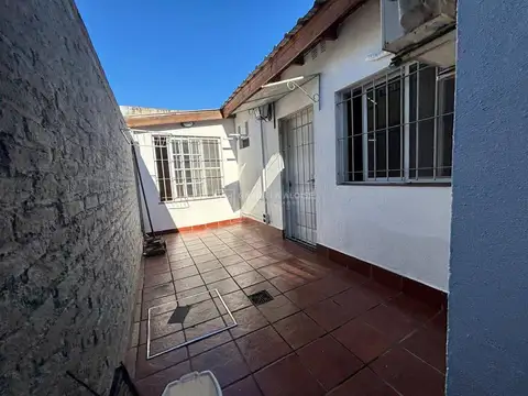 Alquiler de Departamento PH 2 ambientes en PB con patio, Caseros