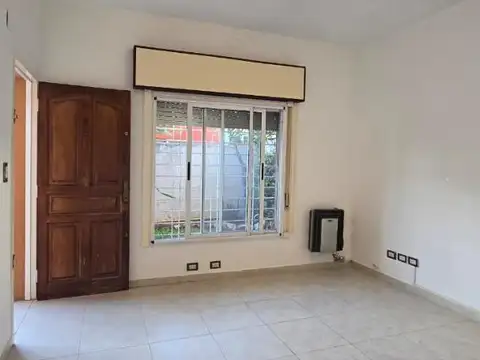 Depto Tipo Casa en Alquiler de 2 dormitorios