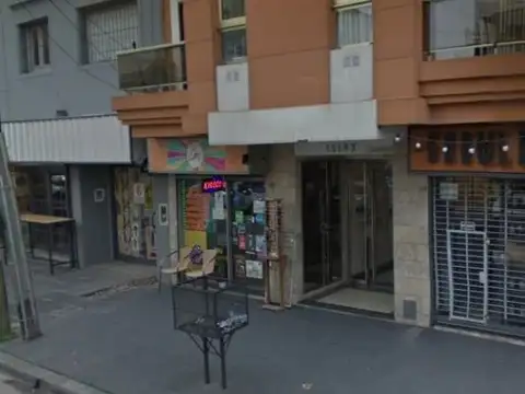 EXCELENTE LOCAL CENTRICO CON PATIO RAMOS MEJIA