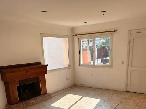 Casa en venta - 3 Dormitorios 2 Baños - Exaltación de la Cruz