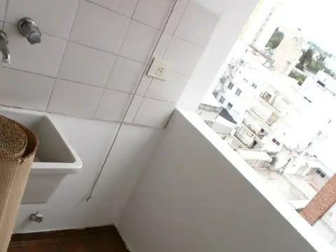 9 De Julio 100, Piso 8