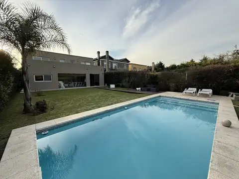 Casa en venta 5 ambientes en Altos de Hudson I
