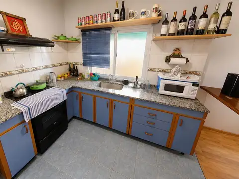 Casa en Venta Las Lomitas | Dos Viviendas en Lote Propio | Excelente Estado | Ideal Dos Familias o R