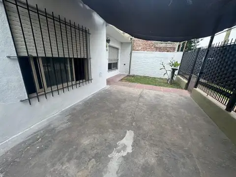 Casa 3 ambientes con 1 baño