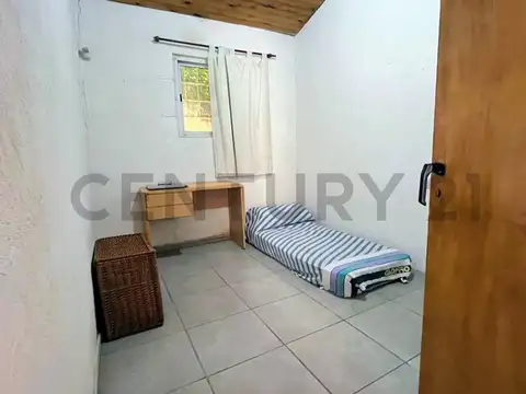 Casa en Alquiler con 3 cocheras