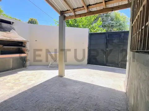 ALQUILER CASA CON DOBLE LOTE OPCIÓN A COMPRA PERMUTA FINANCIA