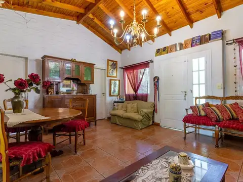 Casa en Venta con 2 cocheras