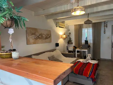Casa el frente de 2 dormitorios en alquiler