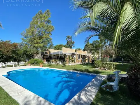 AUR. Venta. Casa 4 ambientes. Barrio Parque Jularo. Exaltacion de la Cruz.