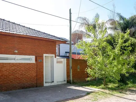 Casa en venta CITY BELL PILETA