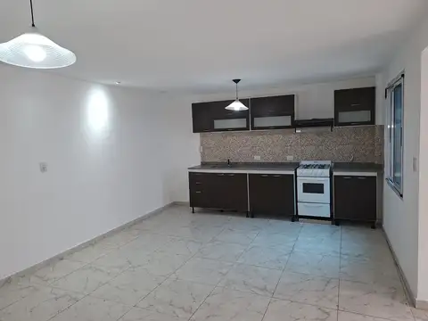 MUY BUEN P.H. EN DOS PLANTAS SIN EXPENSAS