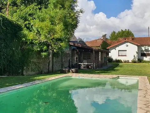  Casa venta- Hurlingham- Ideal para Emprendimiento 