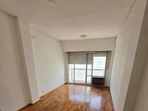 EXCELENTE MONOAMBIENTE SUPER LUMINOSO CON VISTA A LA 9 DE JULIO