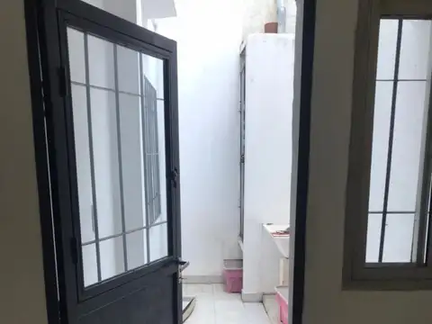 Depto Tipo Casa en Alquiler en Lanus, $ 650.000