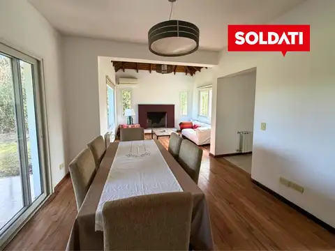 Casa 5 ambientes con 2 baños