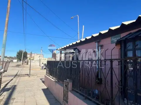 CASA CINCO DORMITORIO- AV. LISANDRO DE LA TORRE
