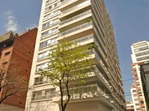 Excelente Departamento 4 Ambientes en Gran Torre en Palermo Chico