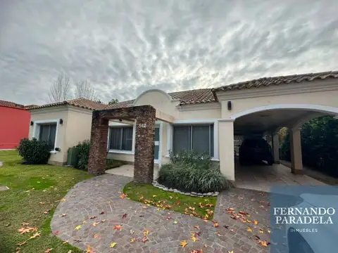 Casa 5 ambientes con 2 baños