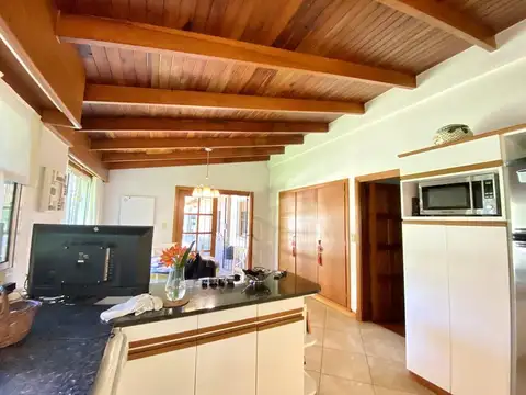 Casa en Alquiler Temporal con 1 cochera