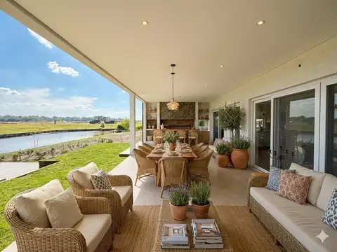 Casa en Alquiler en El Naudir, USD 2.300