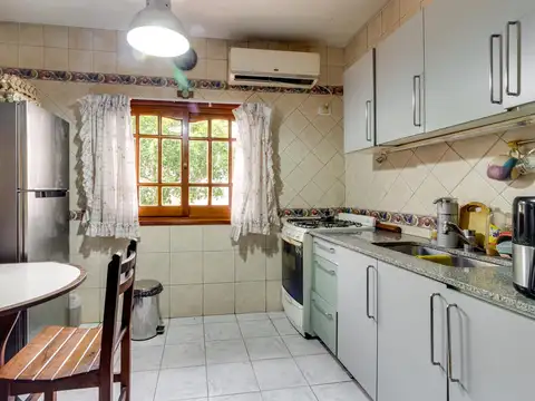 Casa 4 ambientes con 1 baño