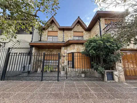 Venta de Chalet en Villa Luzuriaga