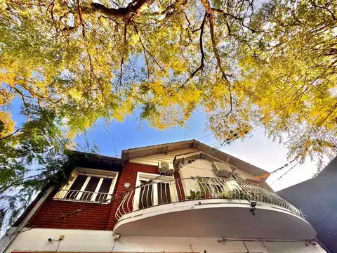 Depto Tipo Casa en Venta 50 años