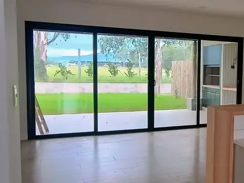 Casa en Alquiler de 3 dormitorios