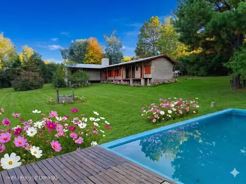 SE VENDE CASA 3 DORMITORIOS + DTO V. YACANTO 4700M