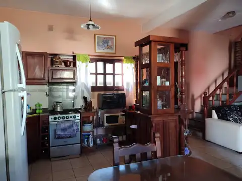 Casa 3 ambientes con 2 baños