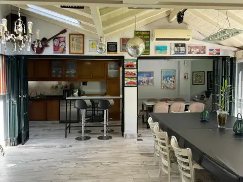 Casa 5 ambientes con 3 baños