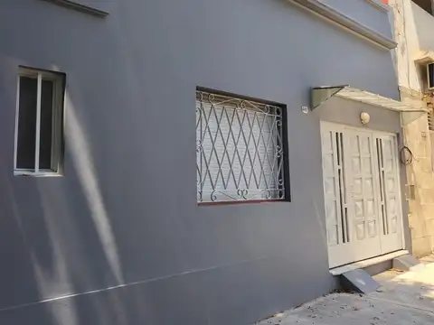 Casa en alquiler c/ cochera en Boedo